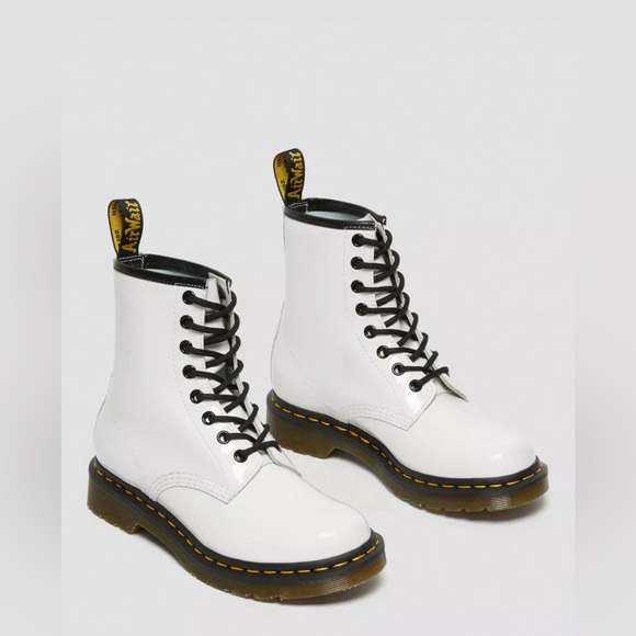 NWT 1460 WOMEN'S PATENT LEATHER LACE UP BOOTS - Picture 3 of 9